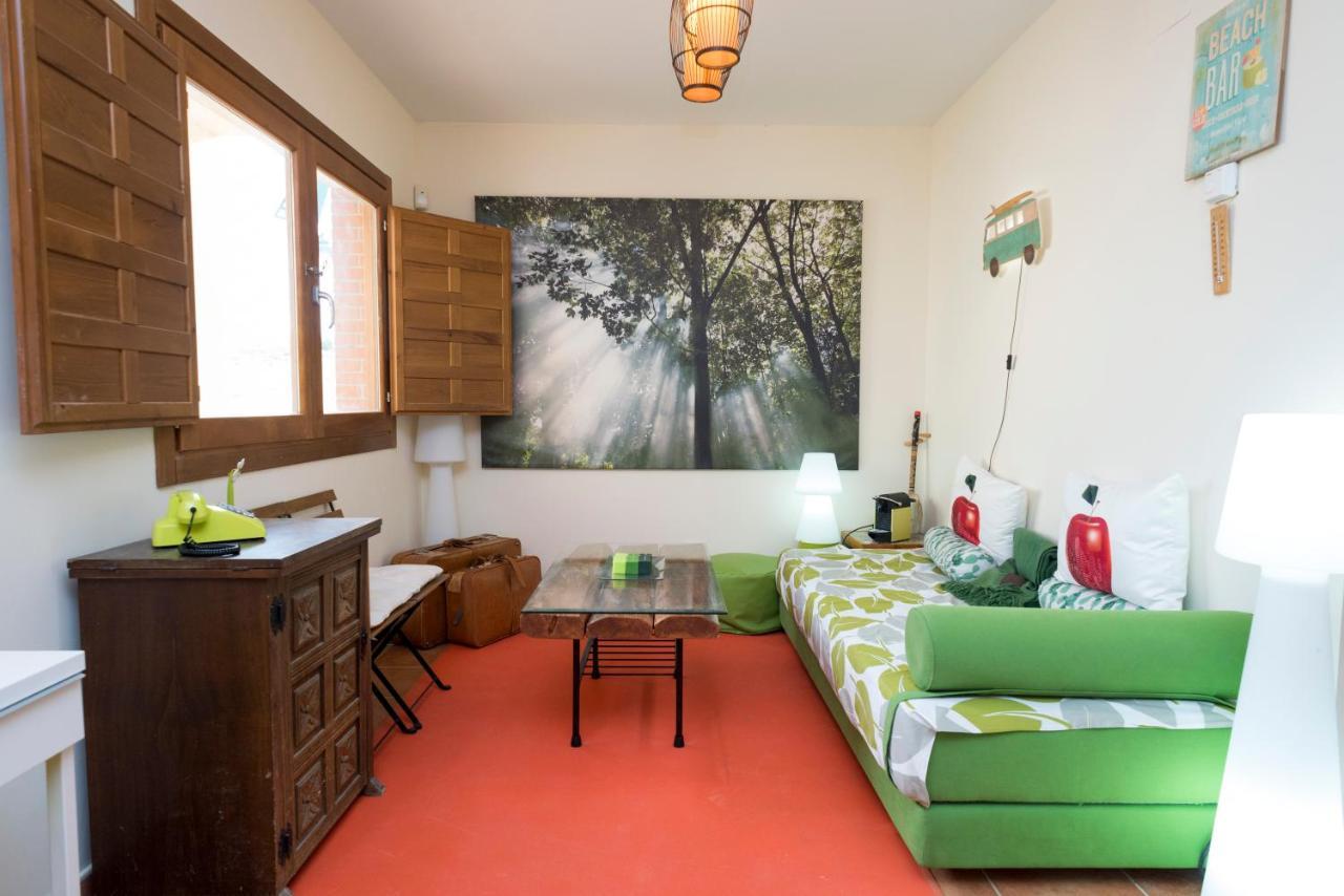 Three-Bedroom House,1158680402:JPEG