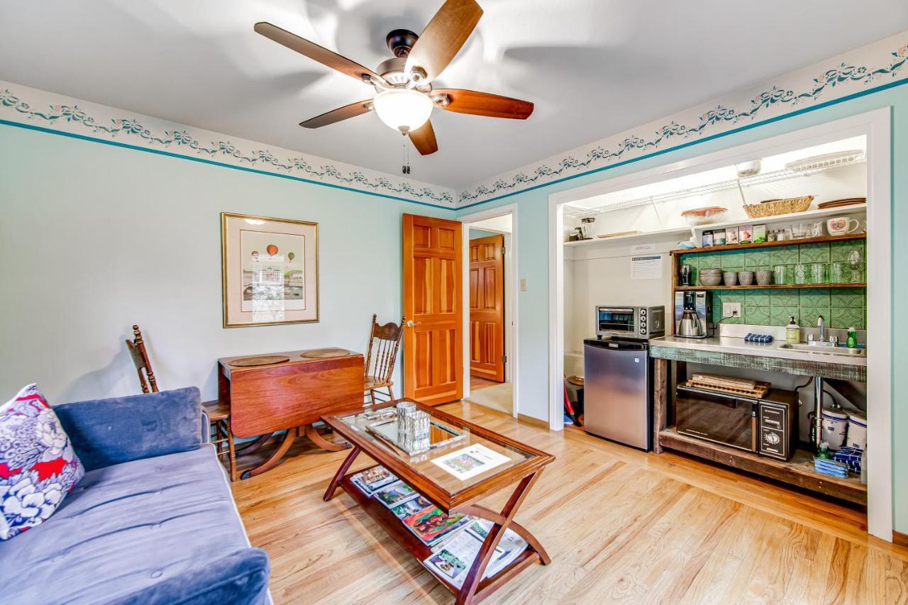 One-Bedroom Apartment,908257984:JPEG