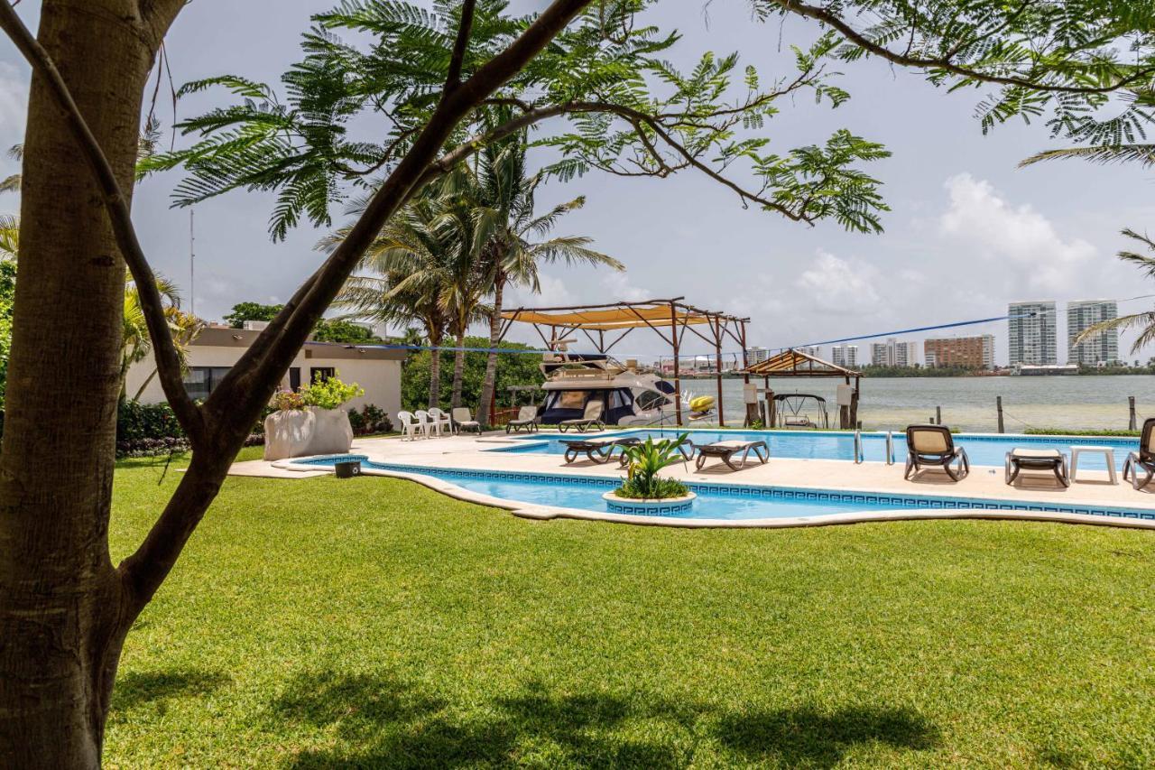 Villa Deluxe