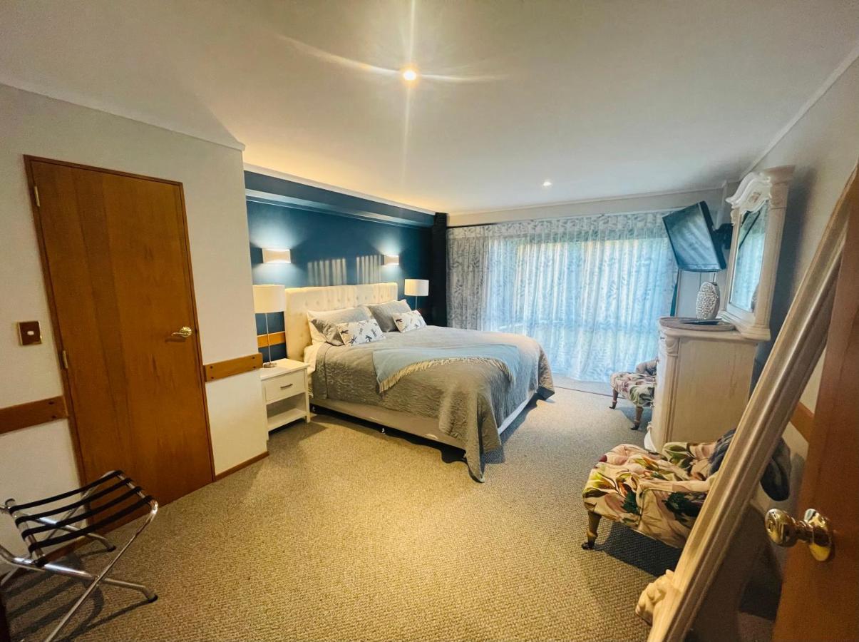 Three-Bedroom House,1230724991:JPEG