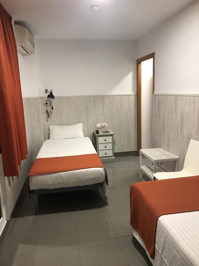 Interior twin room without Views