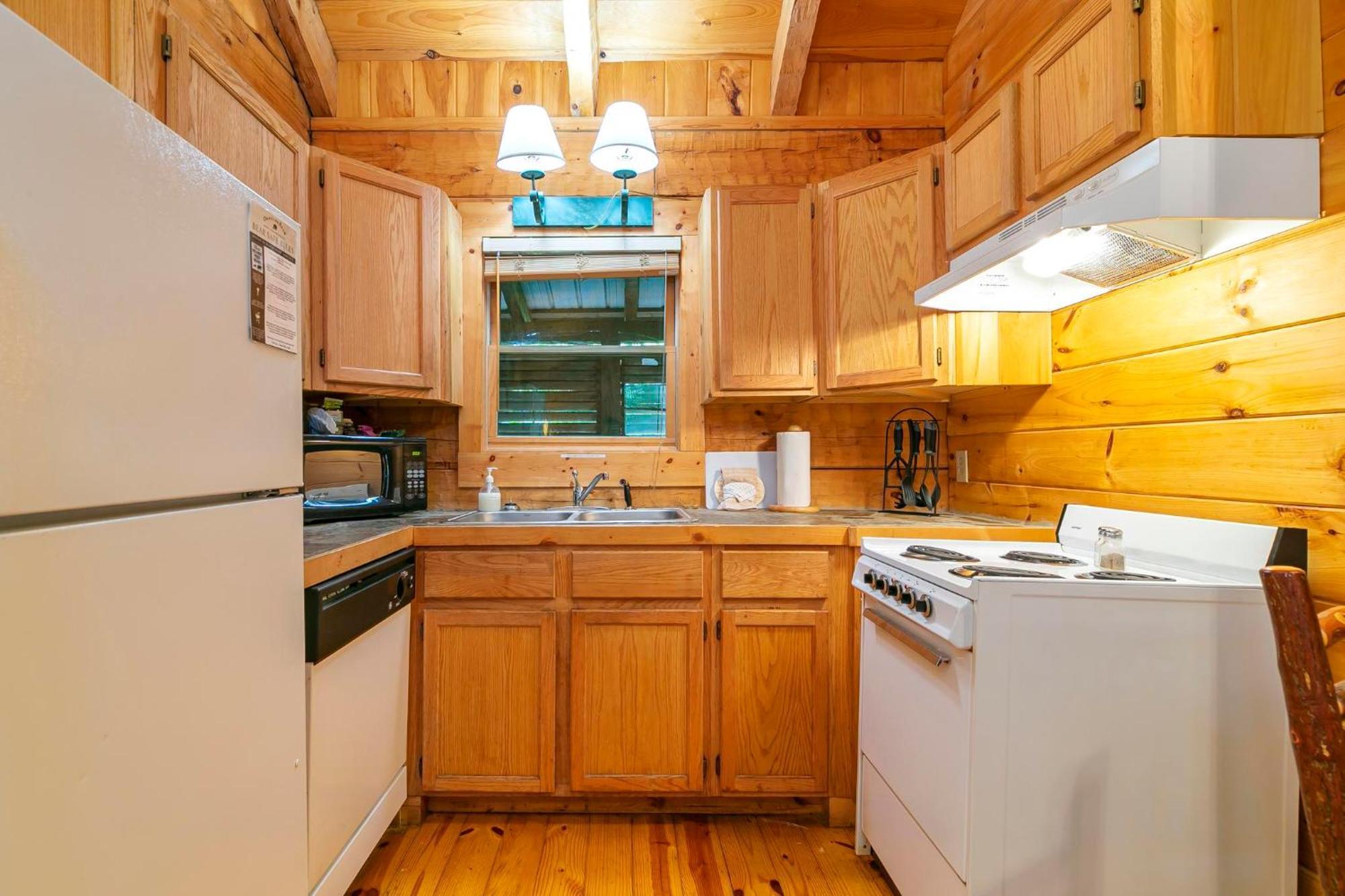 Luxury King Room with Fireplace - Pet-Friendly