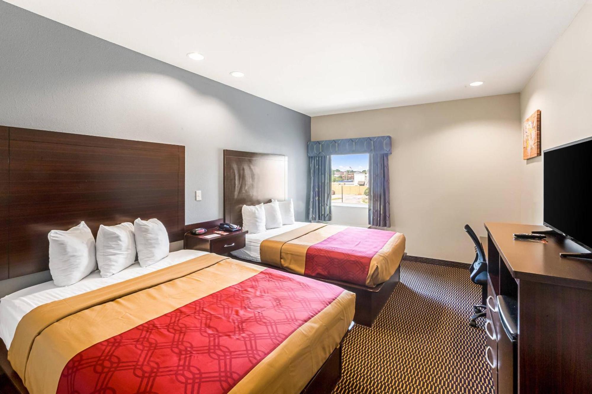 Queen Room with Two Queen Beds - Non-Smoking