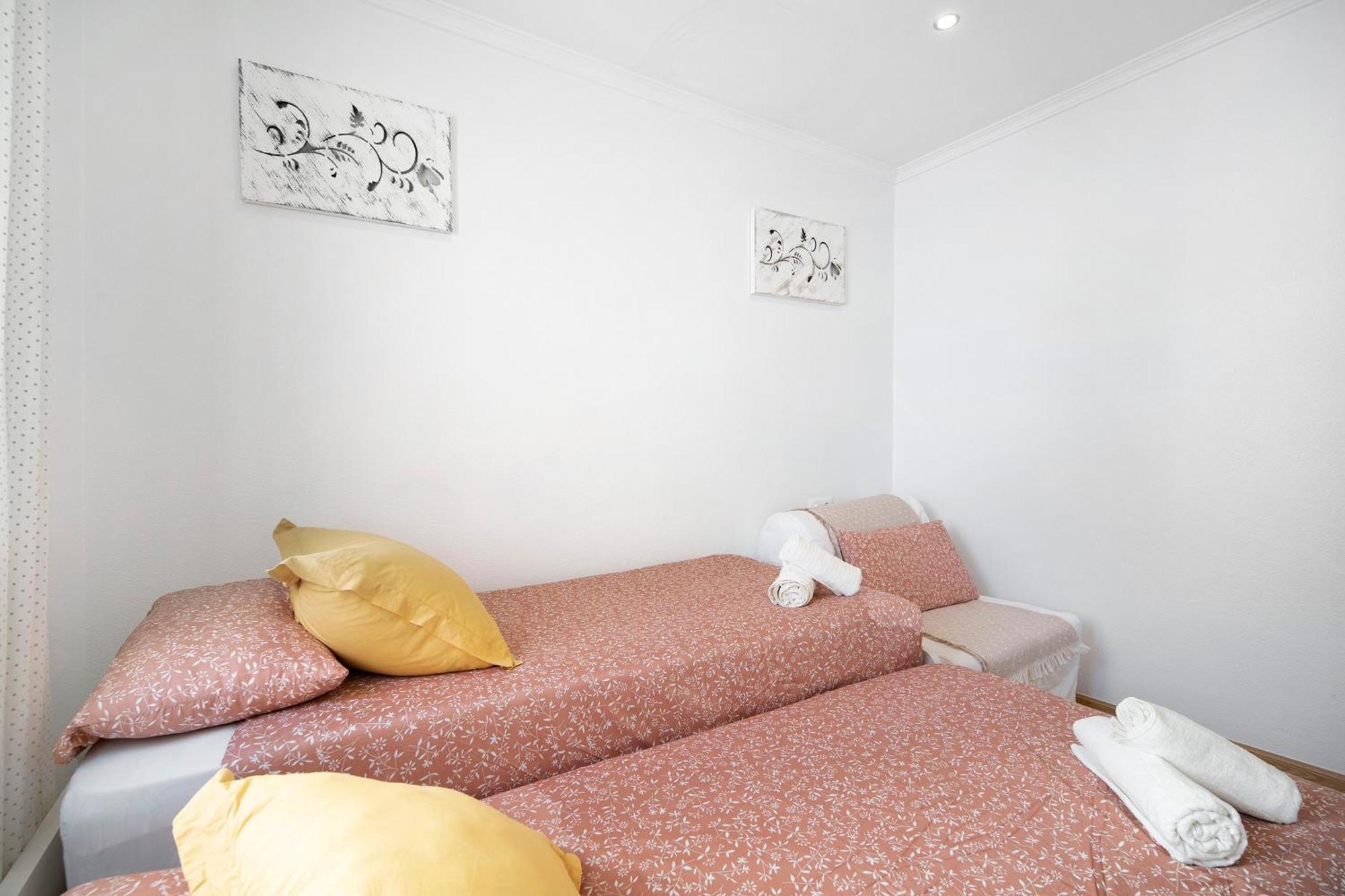 Two-Bedroom Apartment Mountain View