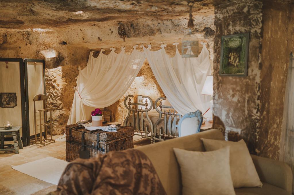Deluxe Suite - Cave