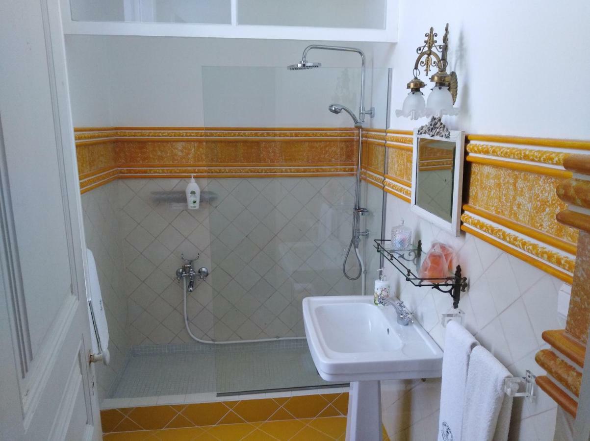 Double Room,690450105:JPEG