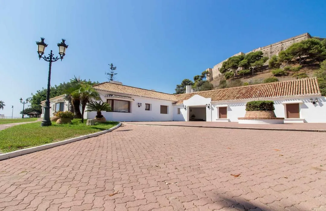 Castle Beach House. Luxury Beachfront Villa-1