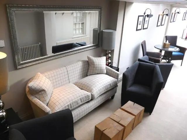 Manor Green Cottage-1