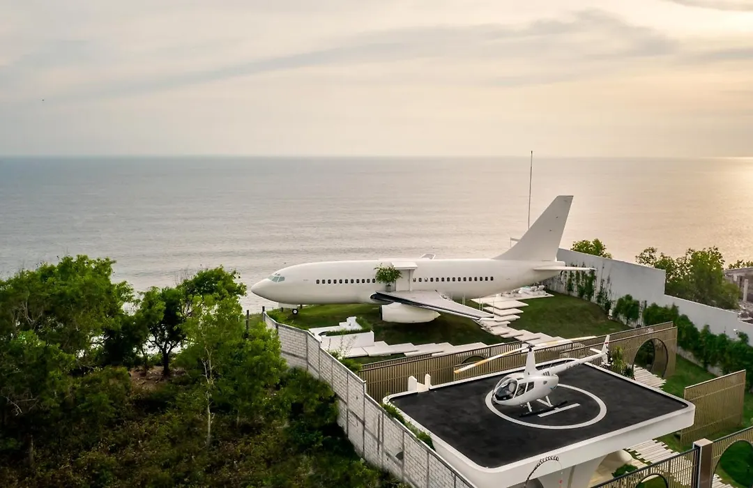 Private Jet Villa Uluwatu-1
