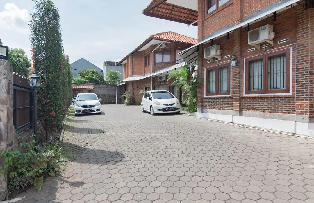 Reddoorz Plus Near Dago Pakar-1