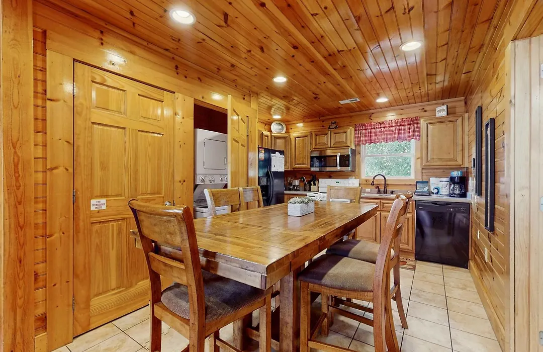 Black Bear Hideaway Cabin-1