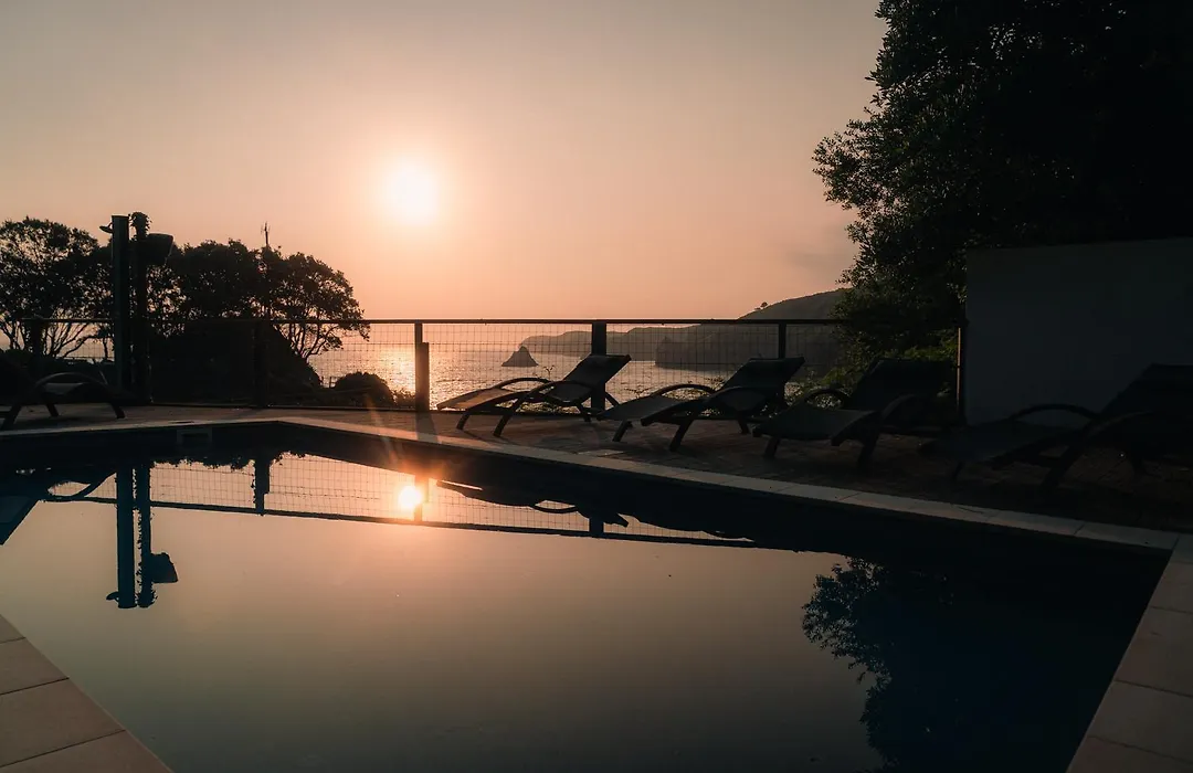 Wishome- Impresionante casa sobre el mar con piscina privada para un verano más suave-1