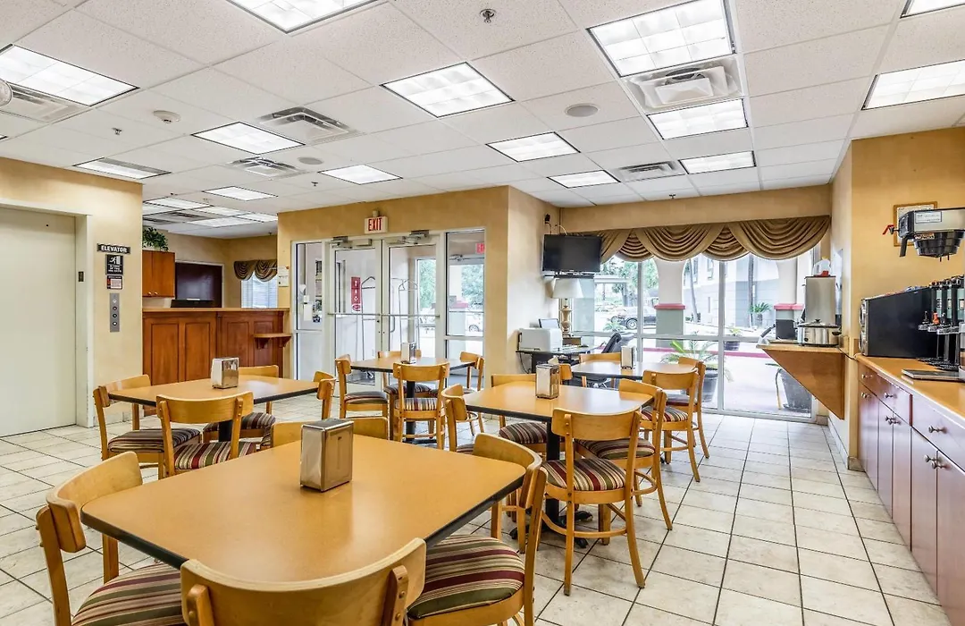 Econo Lodge Valdosta Mall Area-1