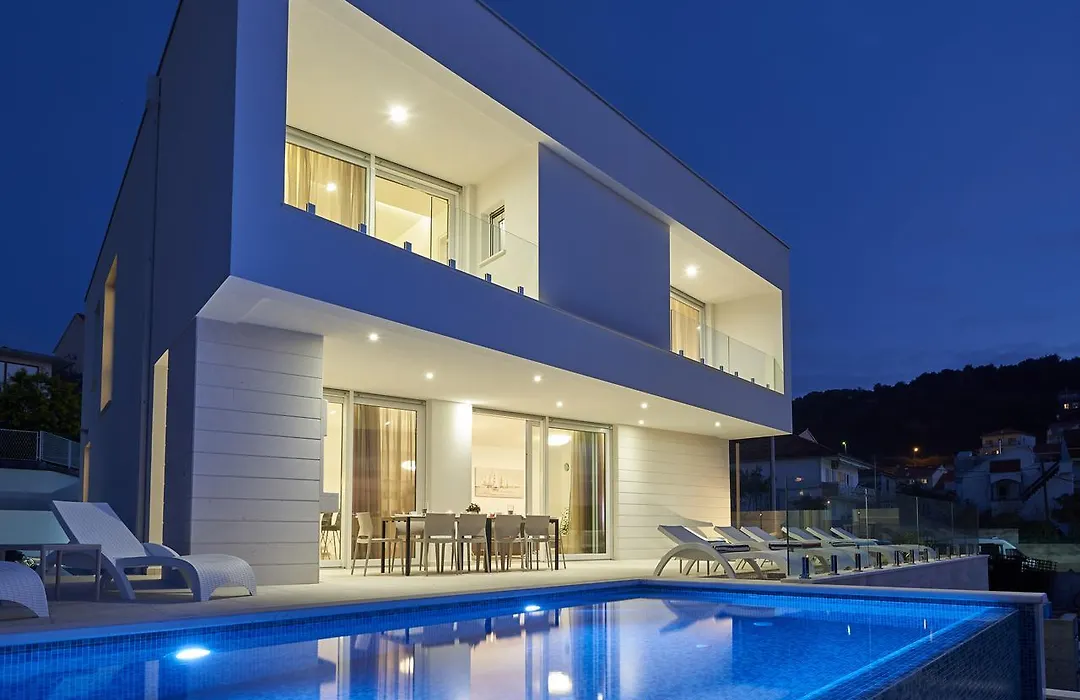 Villa Trogir-1