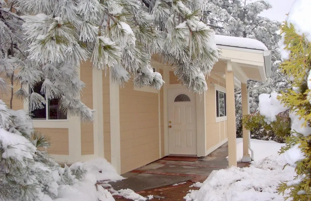 Giant Oaks Lodge-1