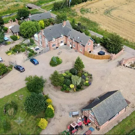 Lincoln Holiday Retreat Cottage With Private Hot Tub-3