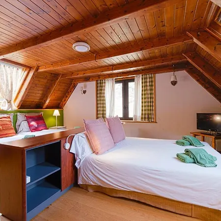 Casa Lola Pirene Chalet 12 Pax Sauna Jacuzzi Piano Vistas Vielha-3