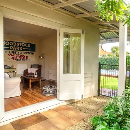 Woodstock Suite-3