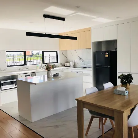 Modern & Luxurious Home 3-2