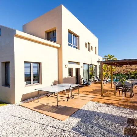 Luxury Villa With Swimming Pool And Amazing Views-3
