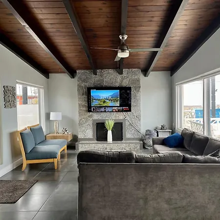 Rosarito Beach House-- Spacious, Central, Beach View, & Sleeps 14-2