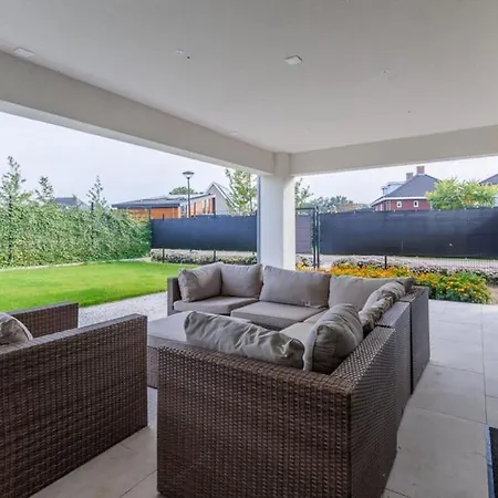 Moderne ruime luxe villa in Uden, Nederland-3