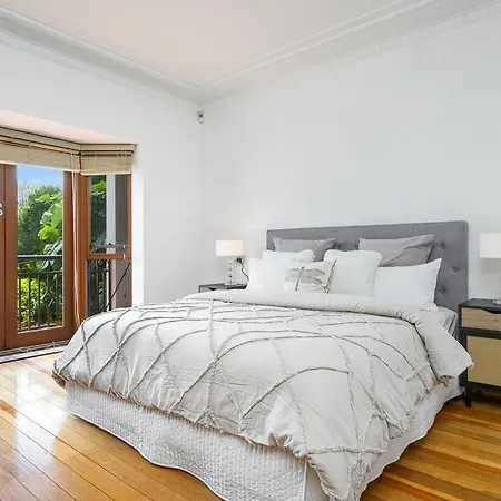 Tranquil Ocean-View Retreat In Dover Heights-2