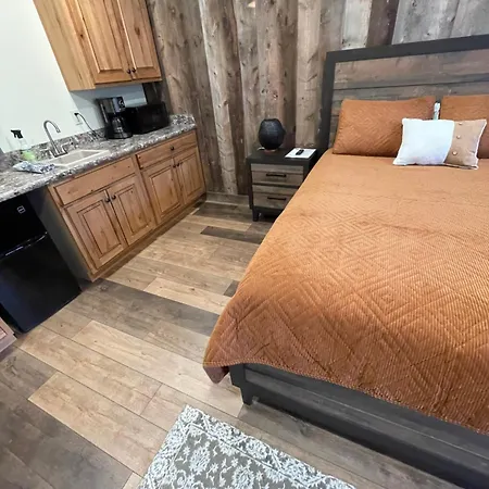 Rhodopa Lodge At Yellowstone-2