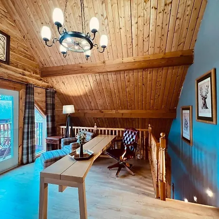 Lodges On Loch Ness-3