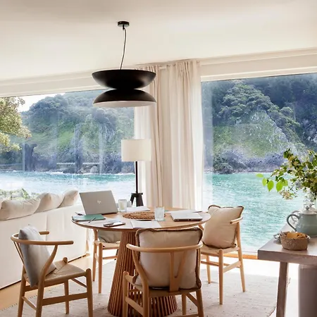 Wishome- Impresionante casa sobre el mar con piscina privada para un verano más suave-2