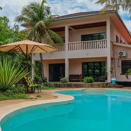 Tradewinds Lodge-2