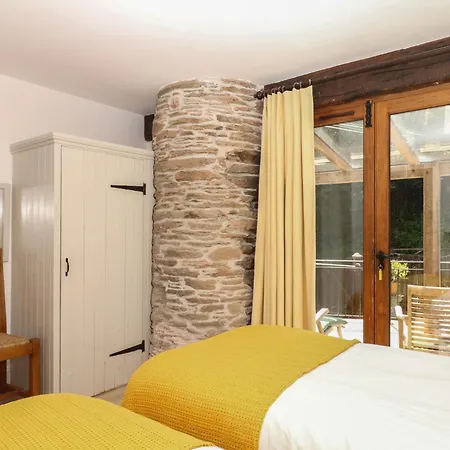 Fixit Cottage-2