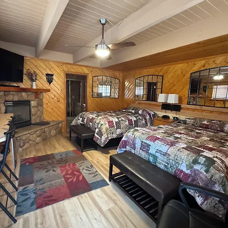 Giant Oaks Lodge-3