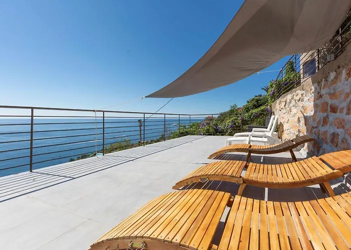 Breathtaking Luxurious Villa With Sea-View In Theoule Sur Mer