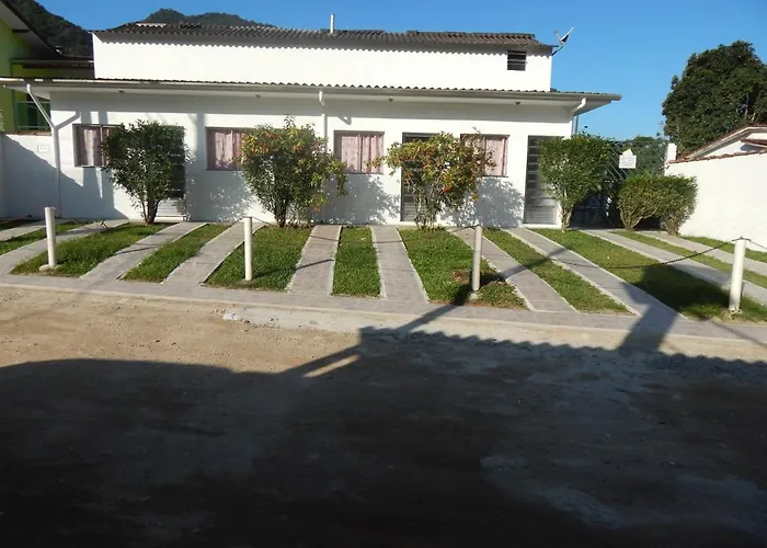 Pousada com piscina: De Ville Chales