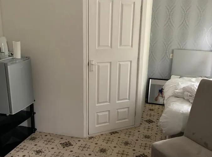 Debbie'S Digs