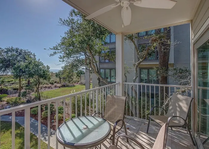 Oceanfront Villa Retreat: Beachside Luxury at Coligny