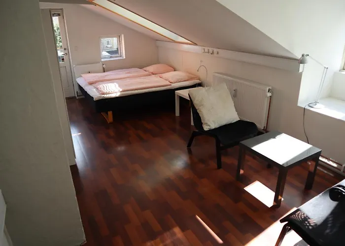 Rooms In Quiet Yellow Courtyard Apartment