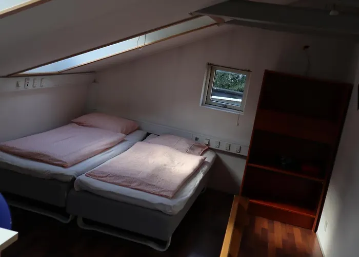 Rooms In Quiet Yellow Courtyard Apartment