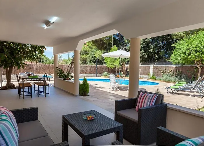 Villa Rosales
