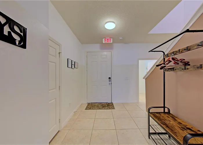 4 Bedroom Sunhaven Townhouse With Pool Near Disney