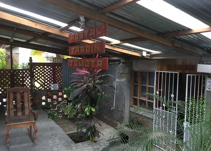 Murph'S Surf Shacks