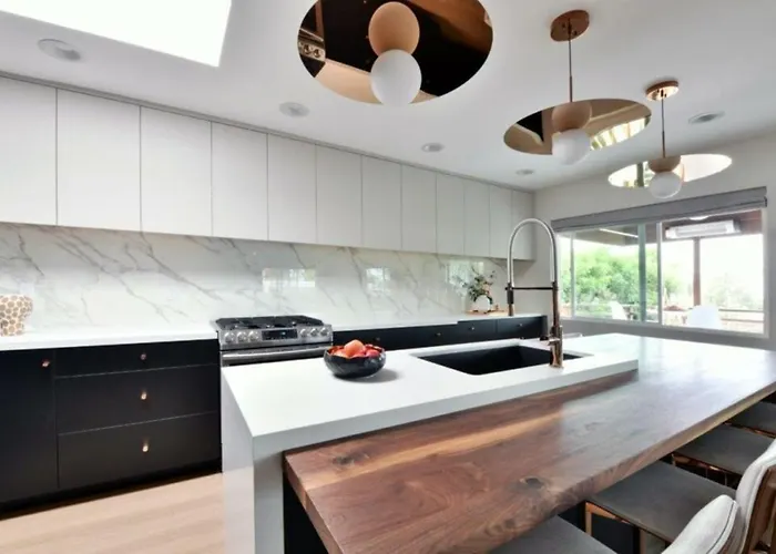 Luxury Cardiff By-The-Sea Ocean View Penthouse