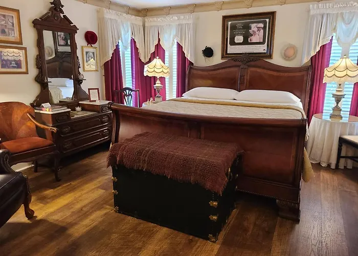 Red Bluff Cottage