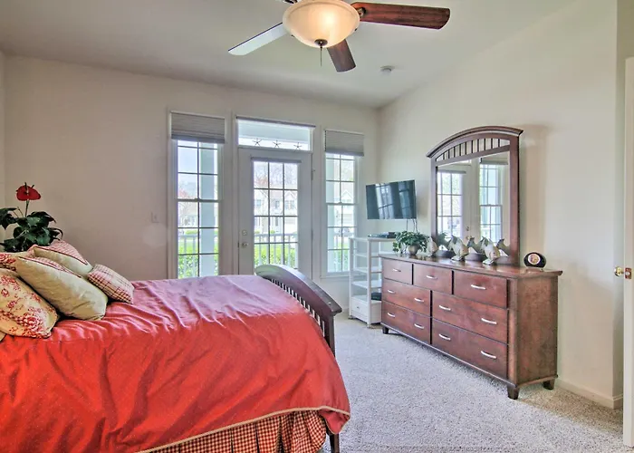 4 Mi To Bethany Beach: Sunny Escape W/ Porches!