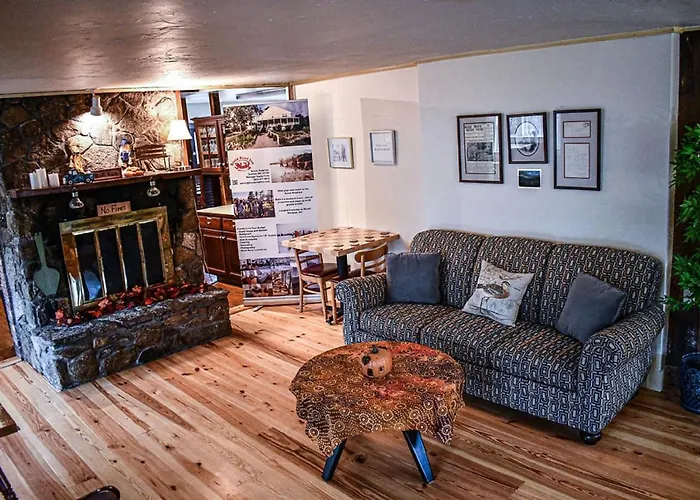 Brook Road Inn
