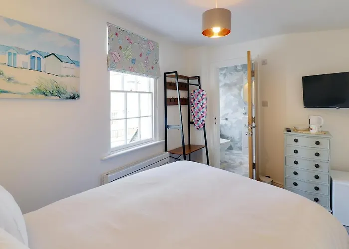 Master Accommodation Suite 5