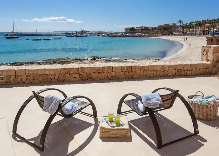 Es turó, luxury beachfront apartment in Colonia San Jordi Campos 