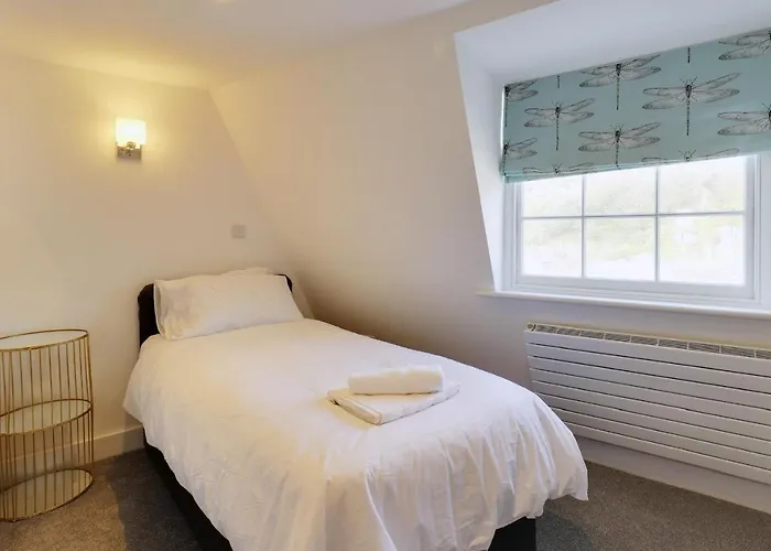 Master Accommodation Suite 9 Single Room With Roof Top Views