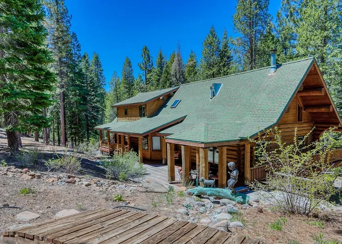 Log Cabin Estate - Falcon Ridge